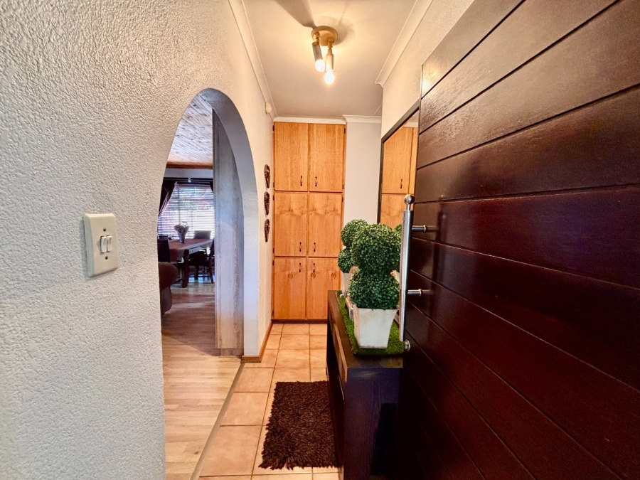 3 Bedroom Property for Sale in Meiringspark North West